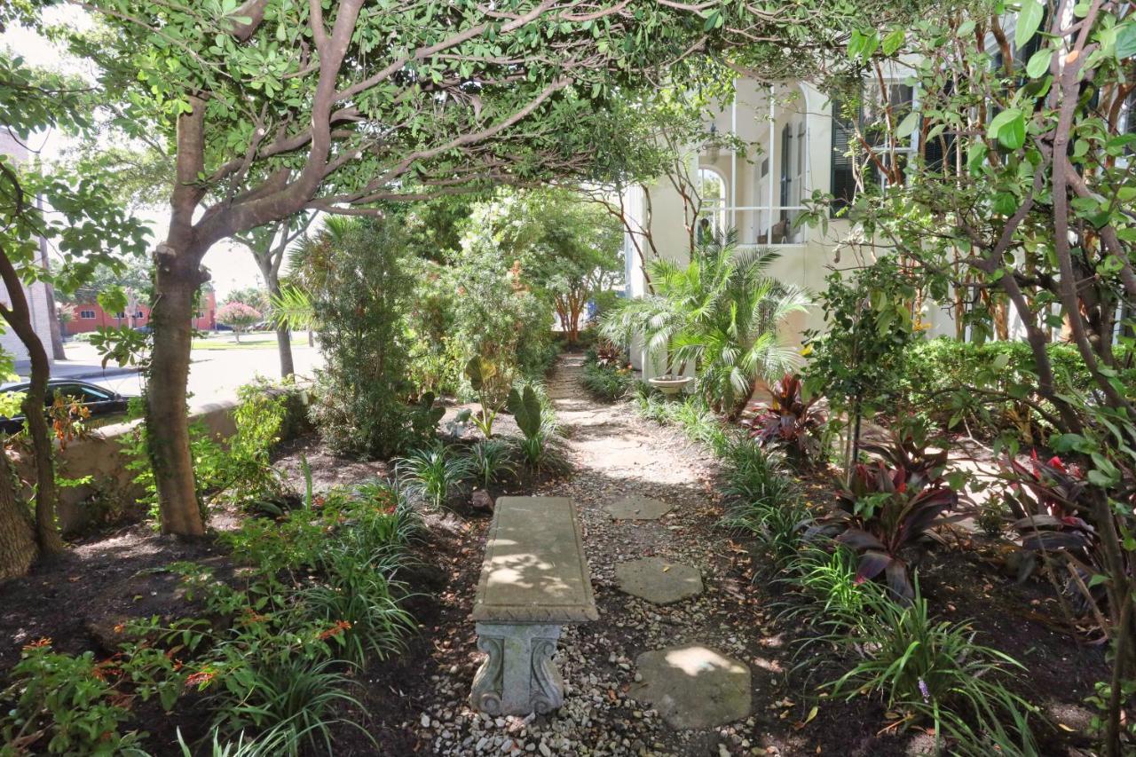 Virginia Point Inn Galveston Bagian luar foto